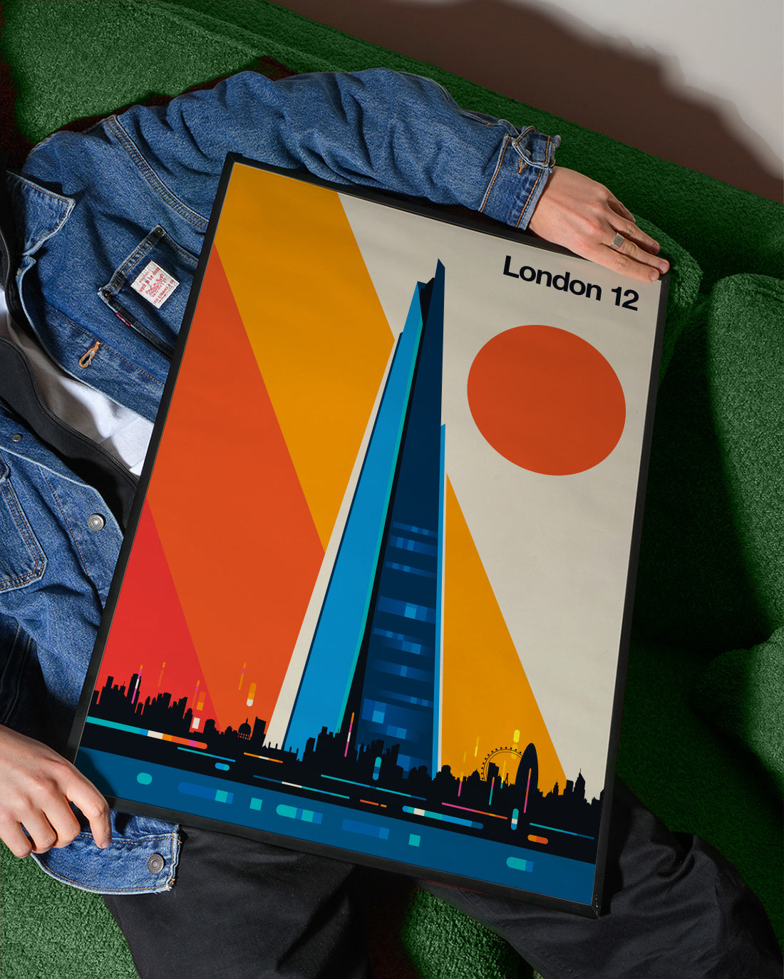 London 12 - Framed poster detail