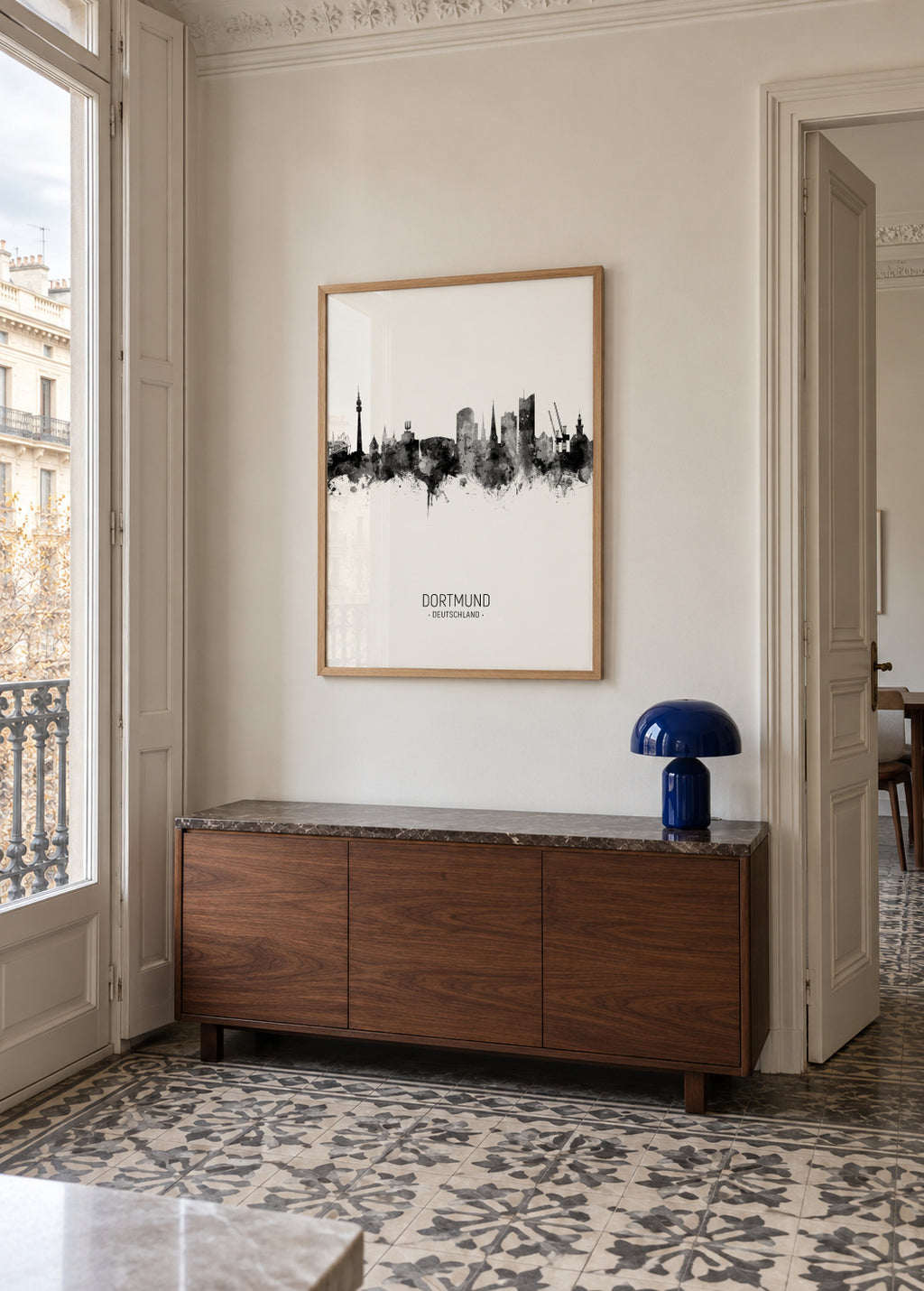 Dortmund Skyline en blanco y negro - Framed poster in an interior