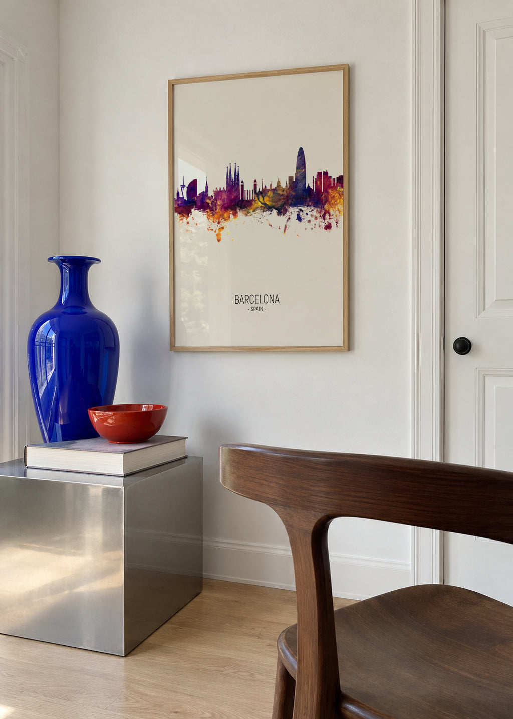 Barcelona Skyline en beige - Framed poster in an interior