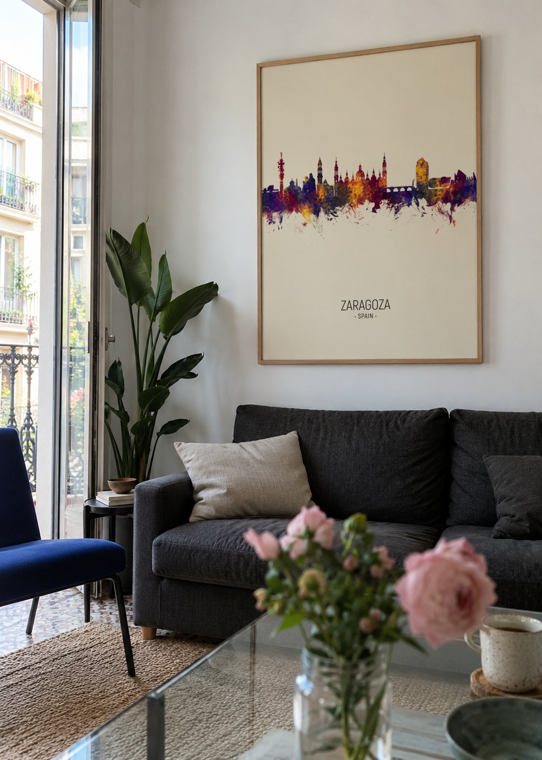 Zaragoza Skyline en beige - Framed poster in an interior