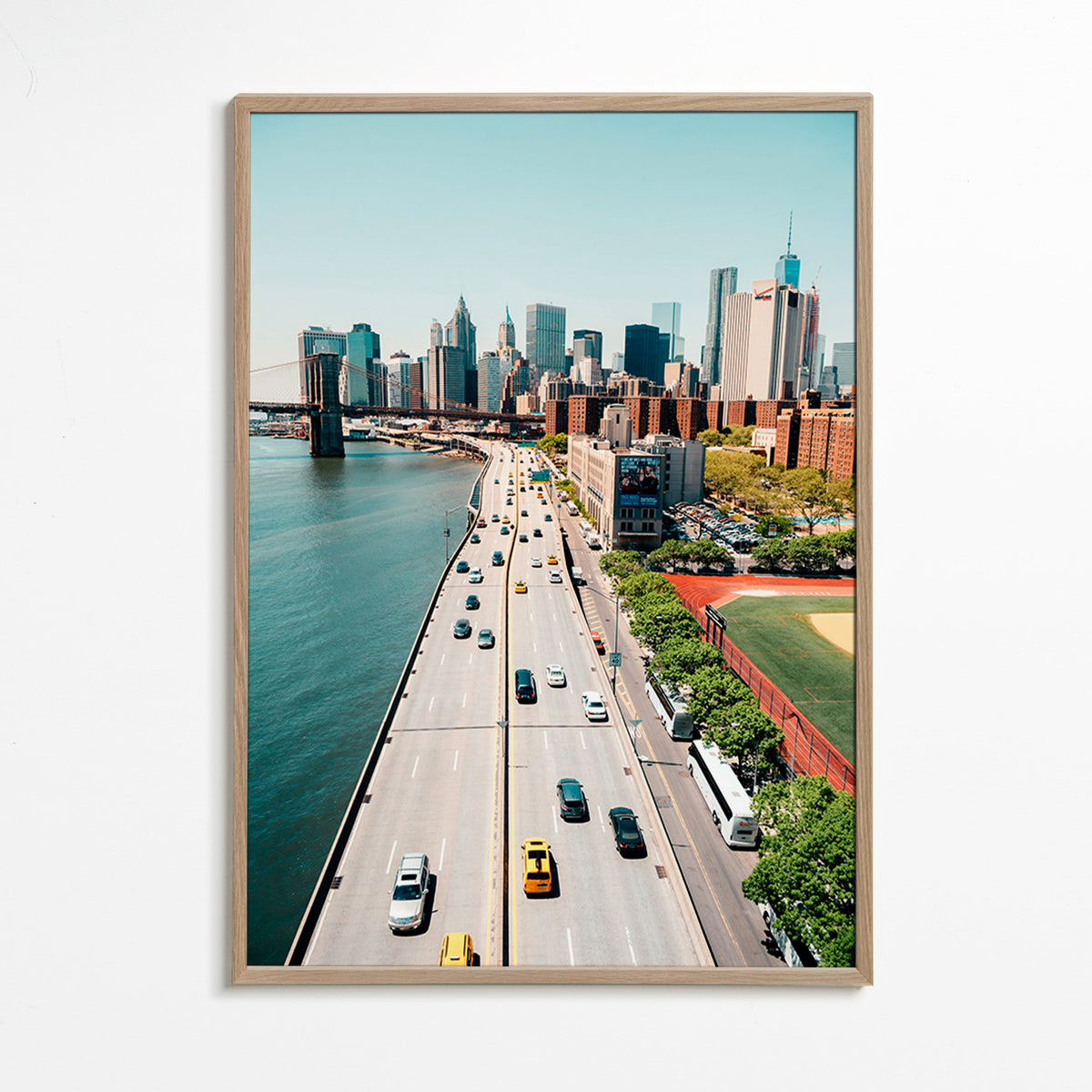 Küchenkunst: Skyline und Brücke aus der Höhe – Oak Frame