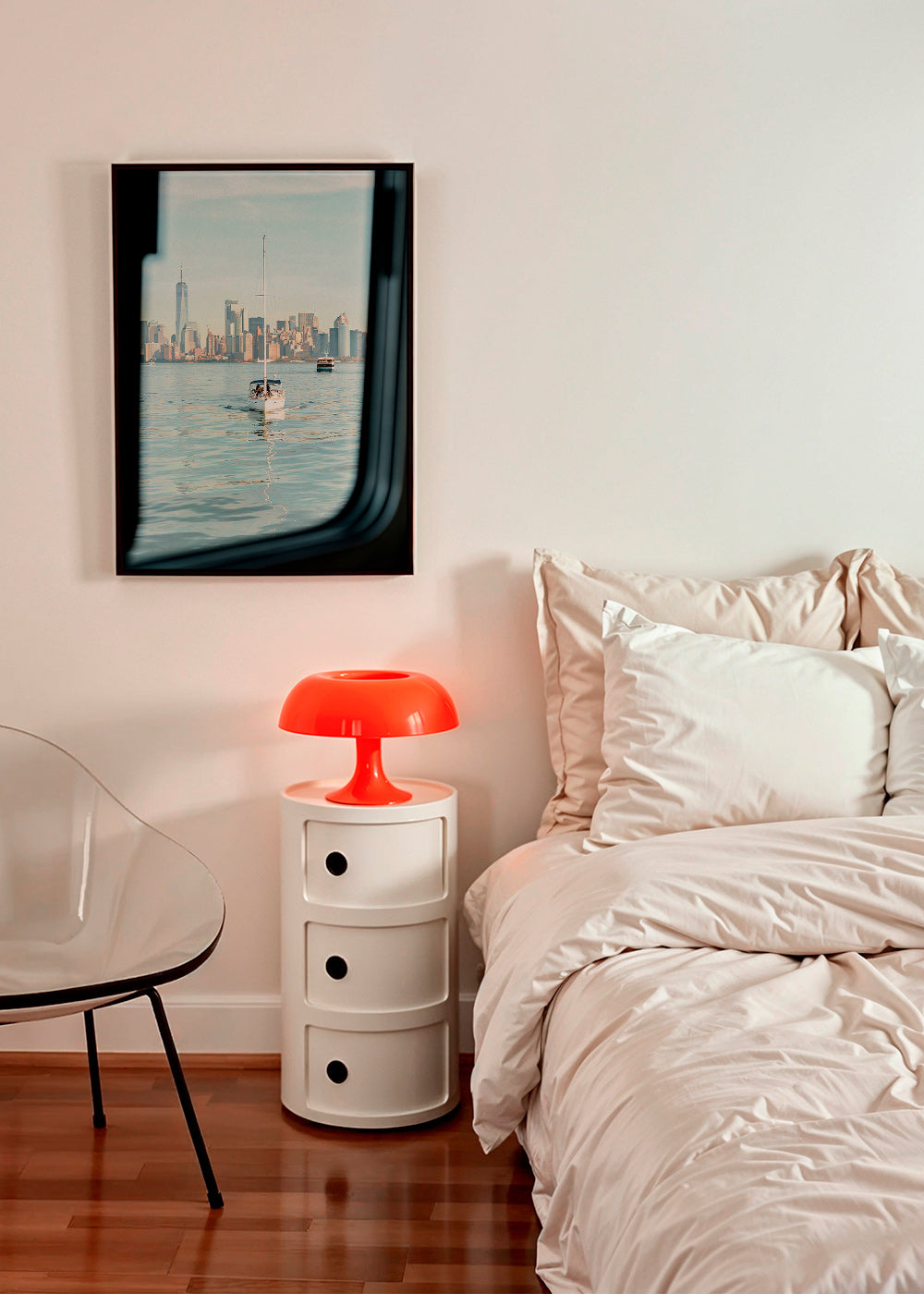 Reisebild mit Segelboot vor Skyline – Product2