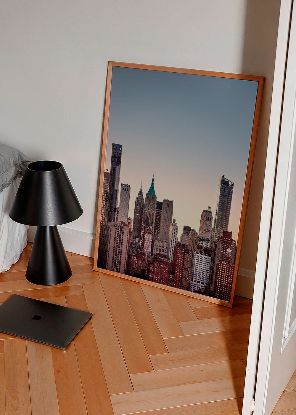 Stadtbild mit Skyline zur Dämmerung – Product2