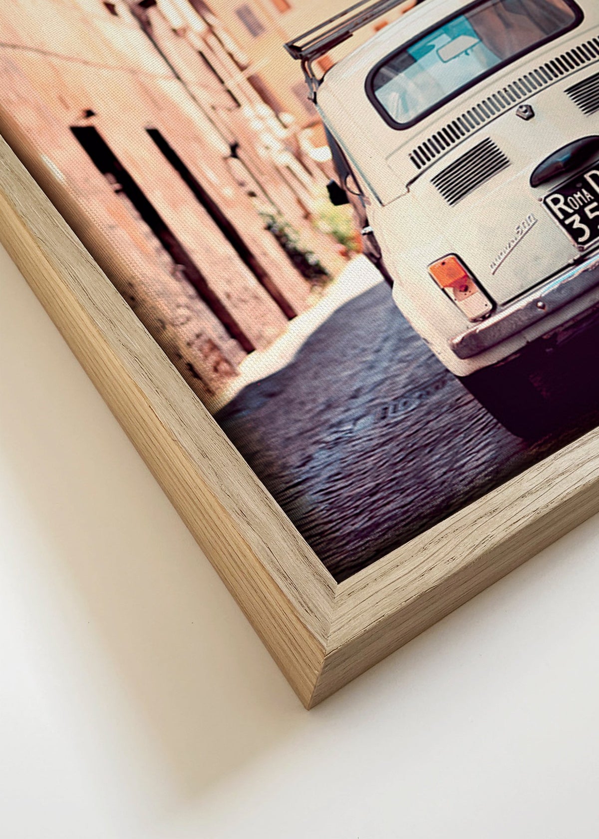 Küchenkunst auf Reisen: Oldtimer in einer römischen Gasse – Canvas detail