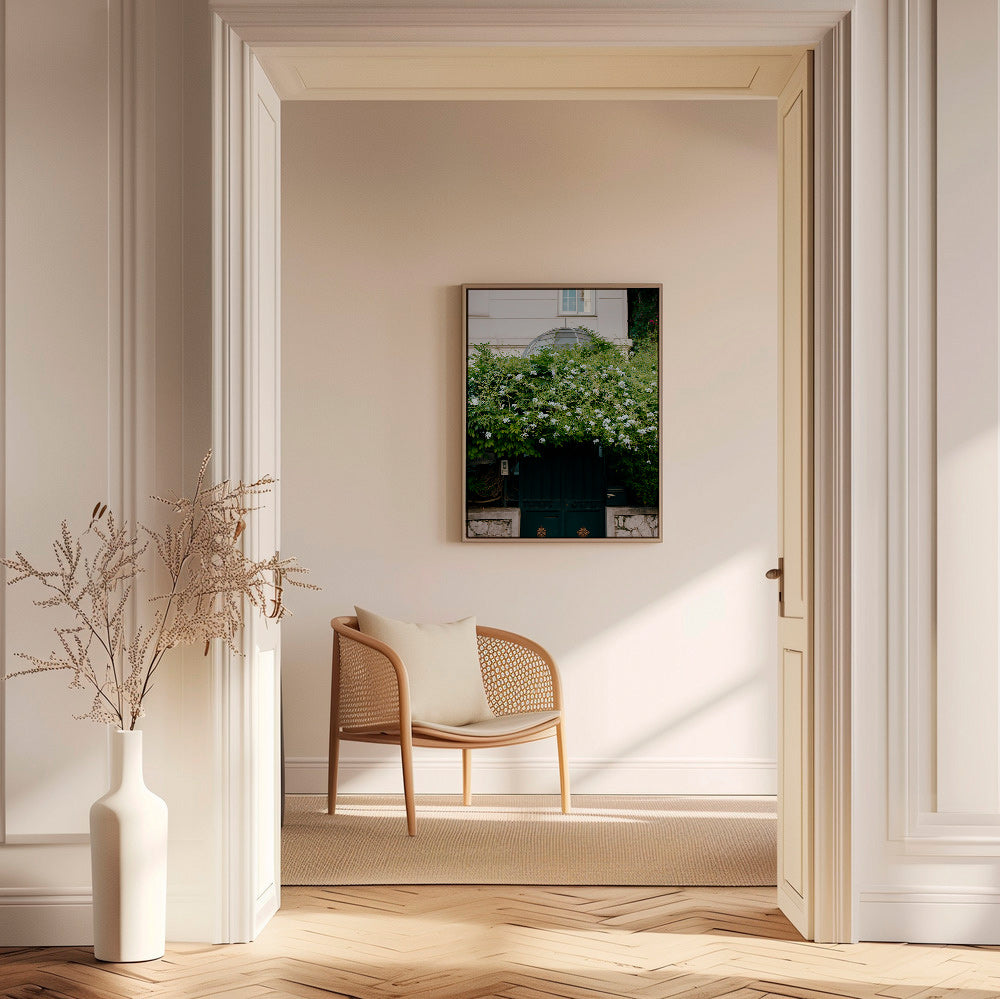 Botanischer Druck mit weißer Rankpflanze am Eingang – Canvas1
