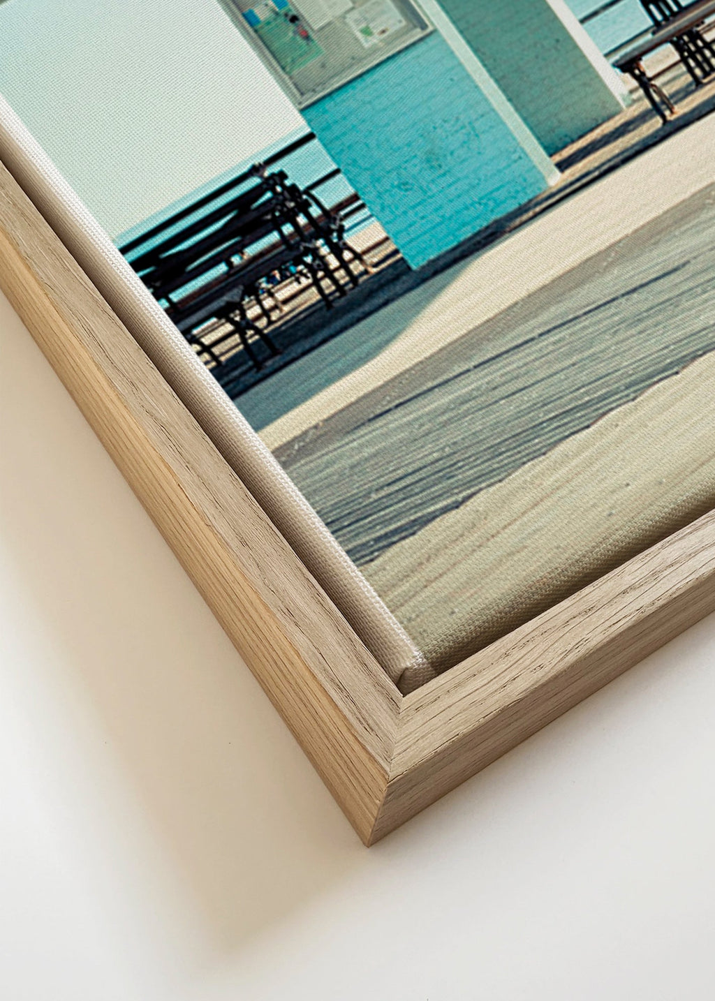 Molo-Fotografie mit einsamer Bank – Canvas detail