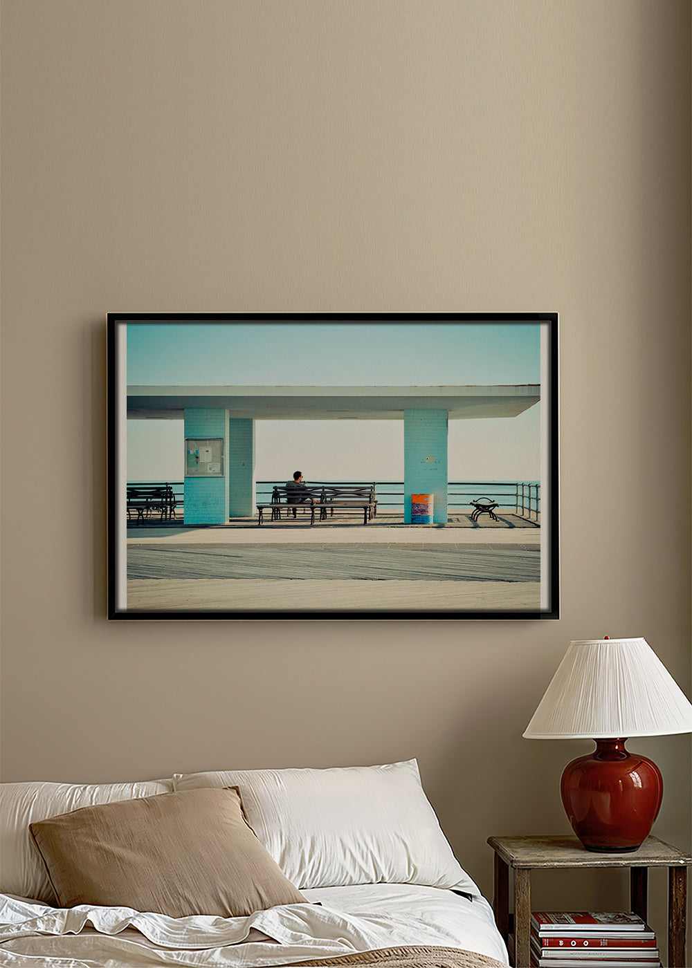Molo-Fotografie mit einsamer Bank – Canvas2