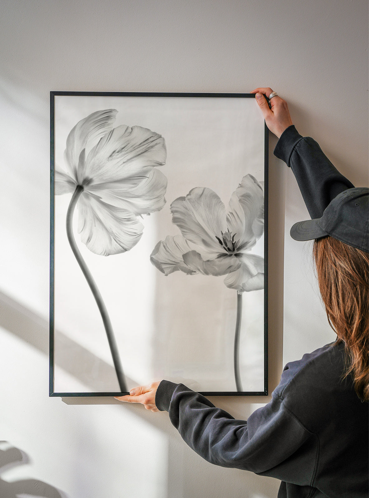 Same tulip front and backview - Framed poster detail