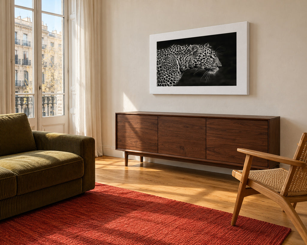 Leopard Close Up - Unframed canvas in an interior