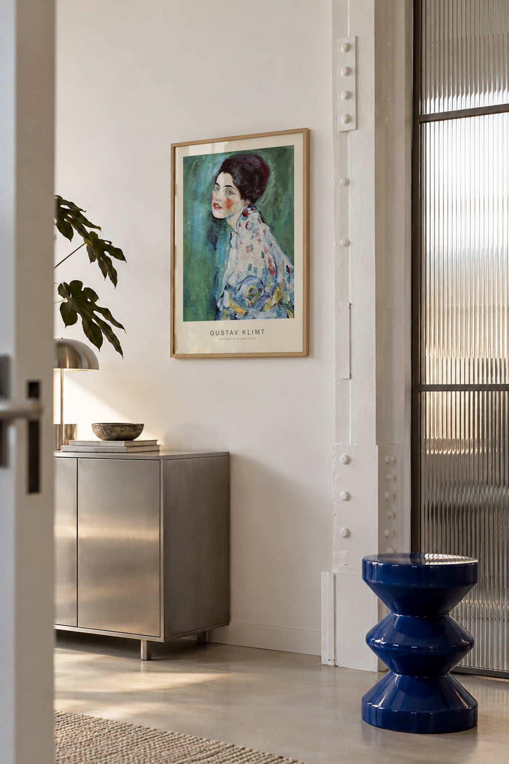 Portrait of a Lady (Special Edition) - Gustav Klimt - Framed poster in an interior