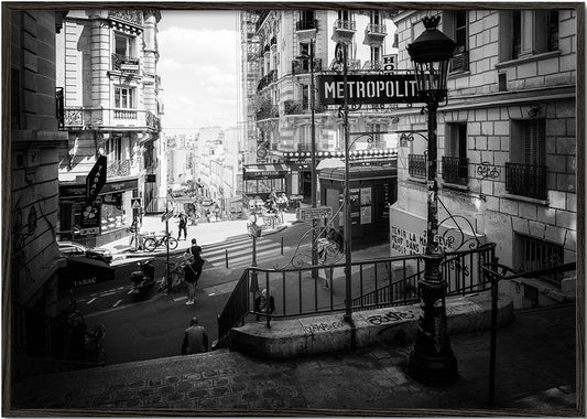 Black Montmartre - Paris Metropolitain