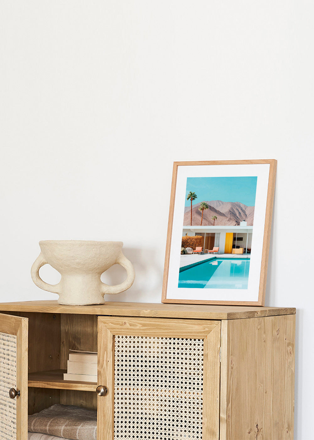 Landschaft mit Pool und Palmen – Product1