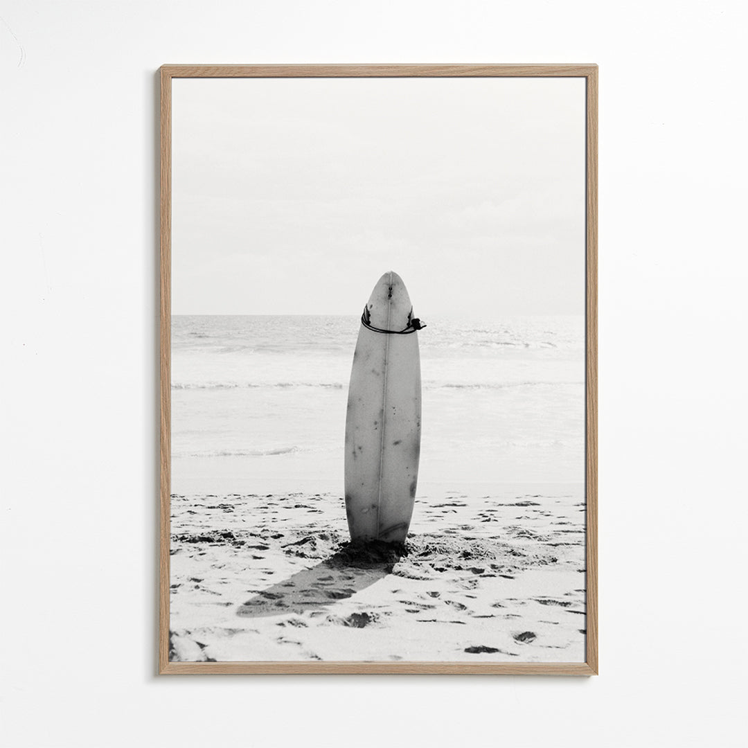 Beach Vintage Surfing board Black & White