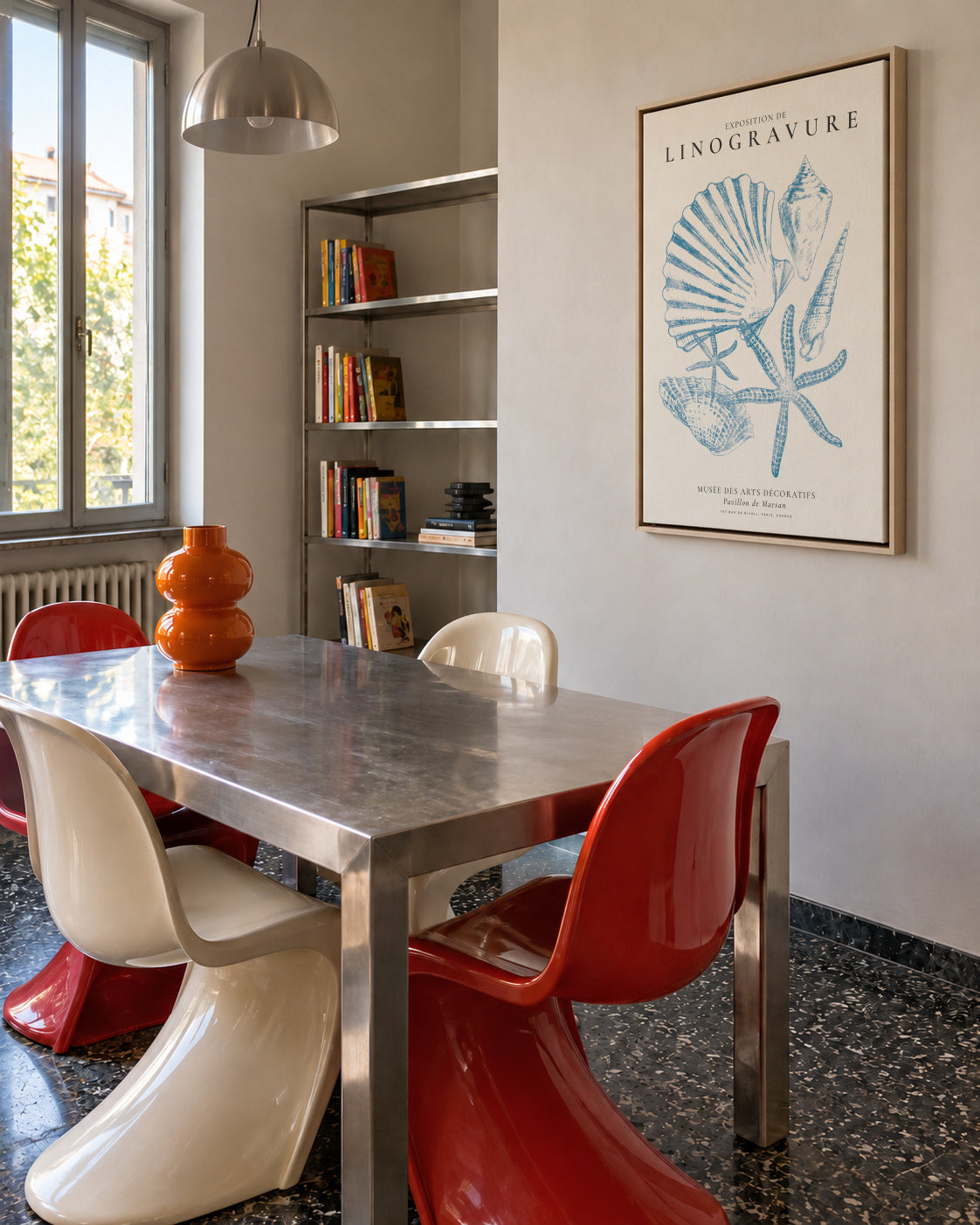 Exposition de linogravure, Sealife (la vie marine) - Framed canvas in an interior