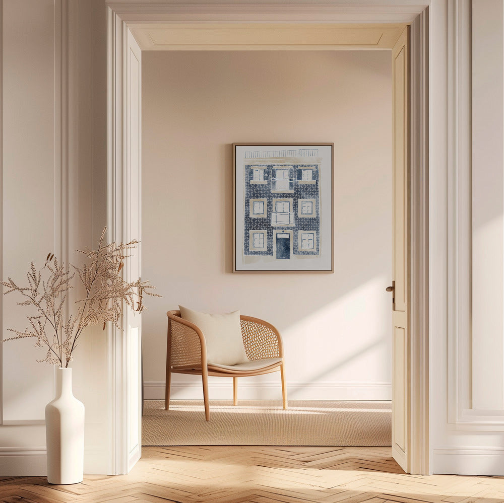 Ilustración de fachada con azulejos y balcones – Canvas1