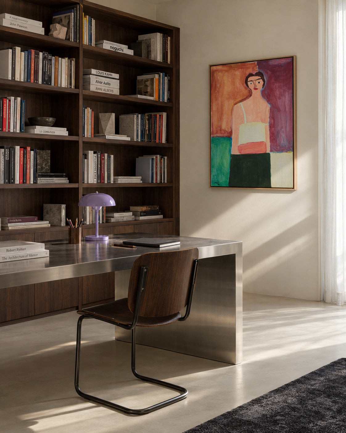 Bárbara, la mujer contenta - Jesús Llorente - Framed canvas in an interior