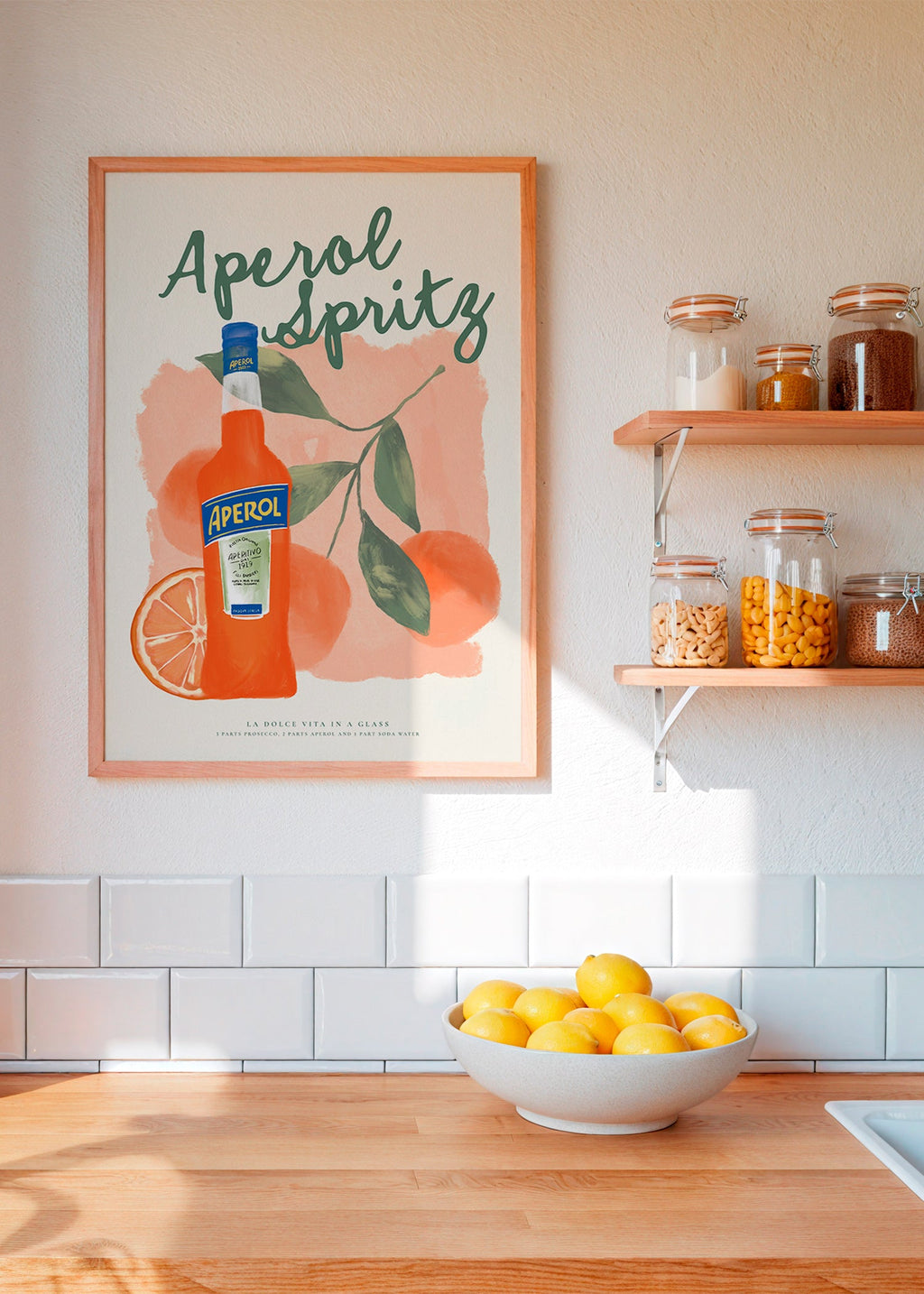 Küchenkunst Aperol Spritz Flasche mit Orangen
