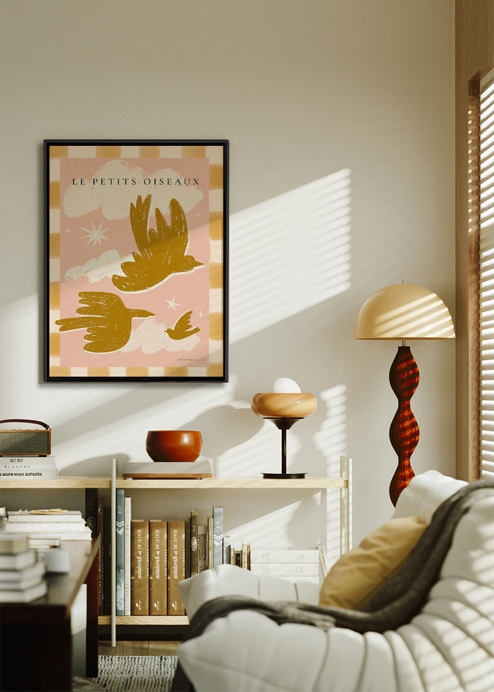 Goldene Vögel vor rosa Hintergrund