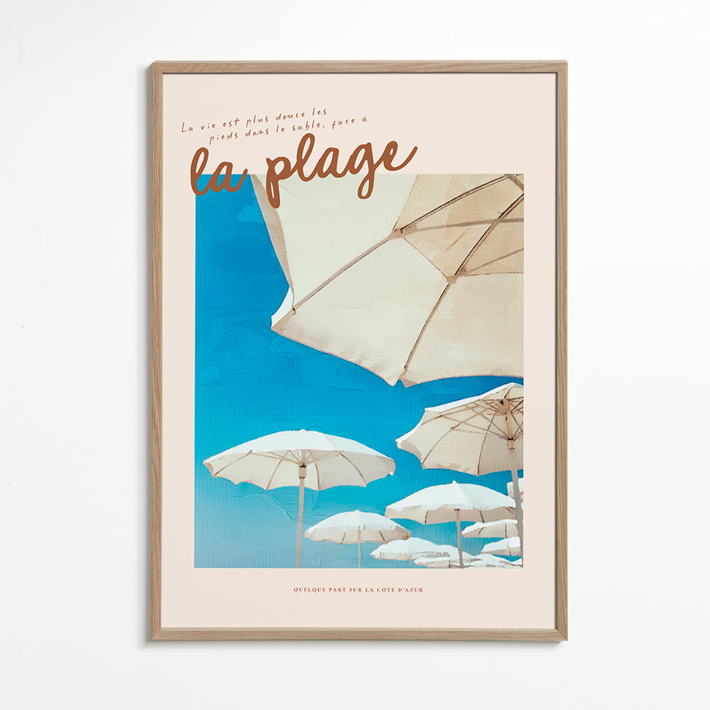 Strandlandschaft mit Sonnenschirmen
