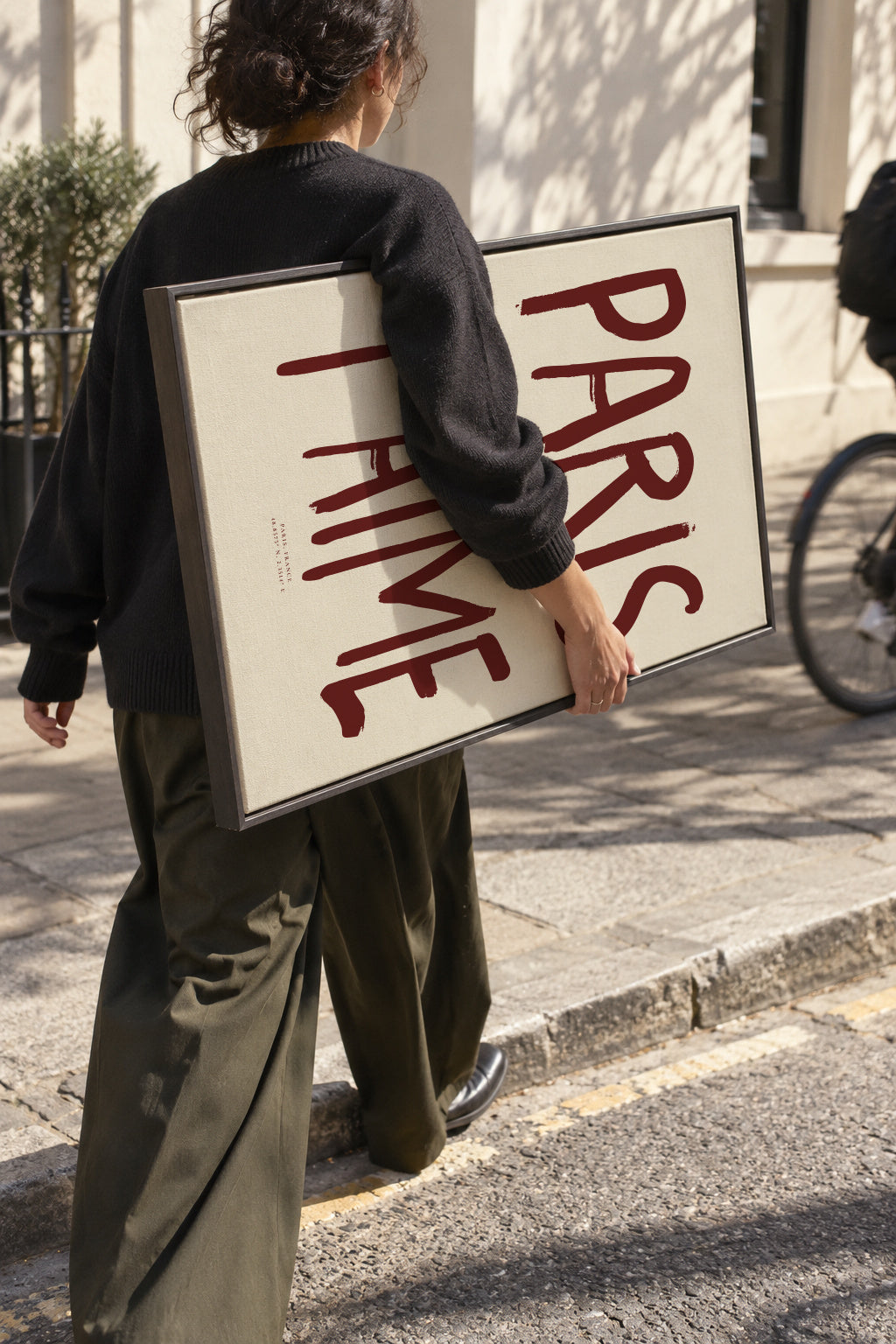 Paris, je t'aime - Framed canvas in an interior