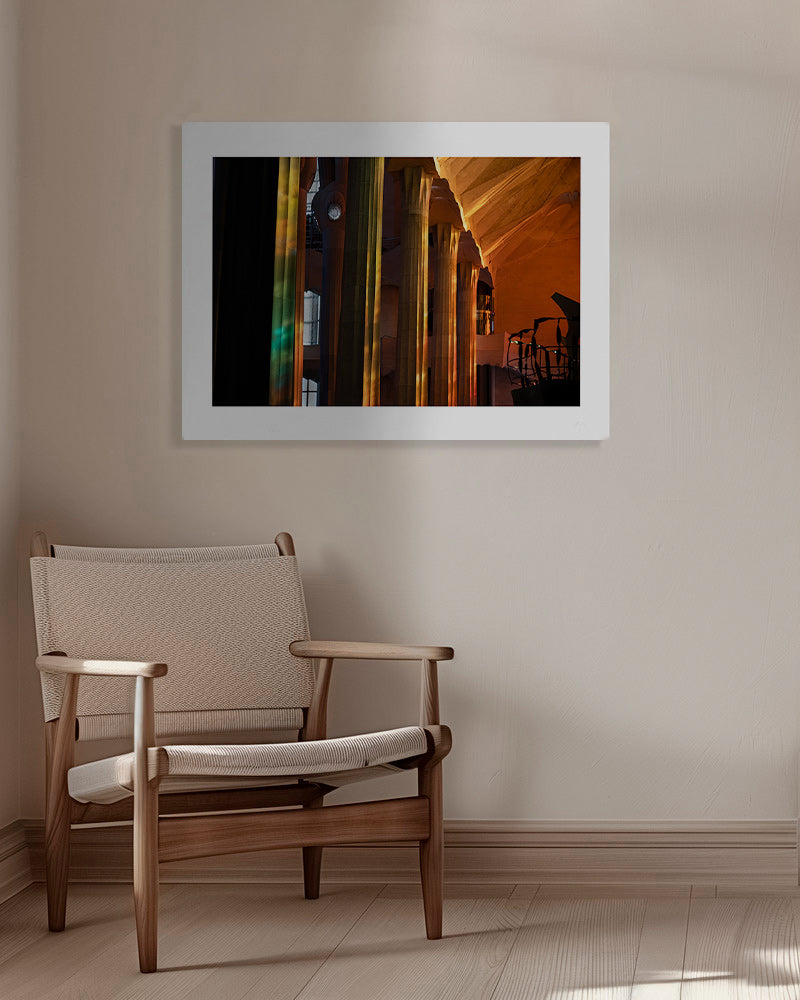 Architekturfotografie im Innenraum mit goldenem Licht