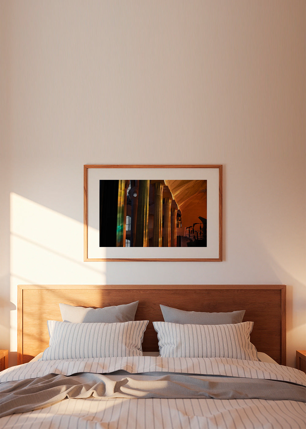 Architekturfotografie im Innenraum mit goldenem Licht