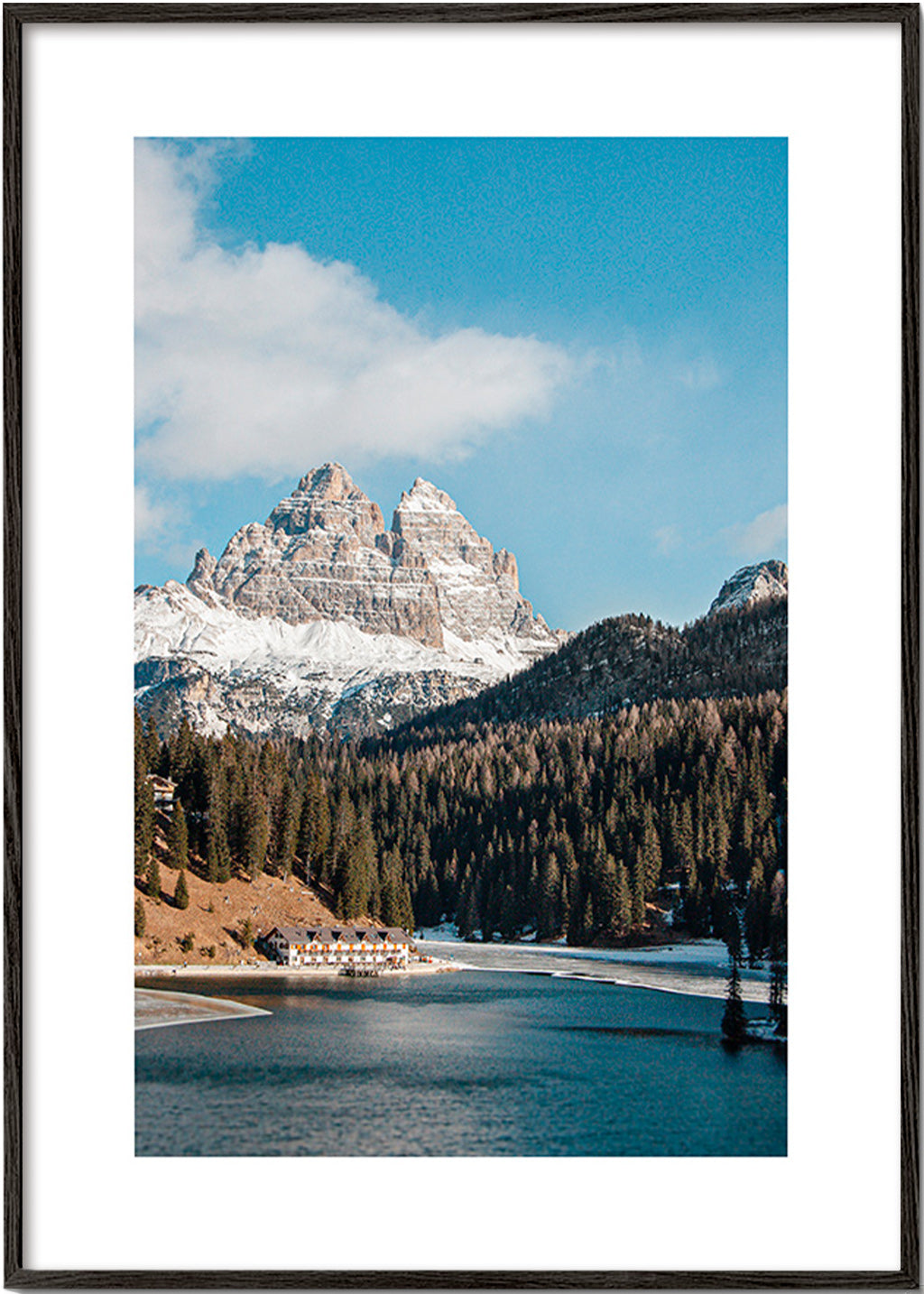 Fotografie: See und Berggipfel