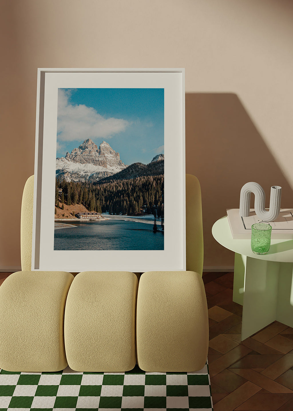 Fotografie: See und Berggipfel