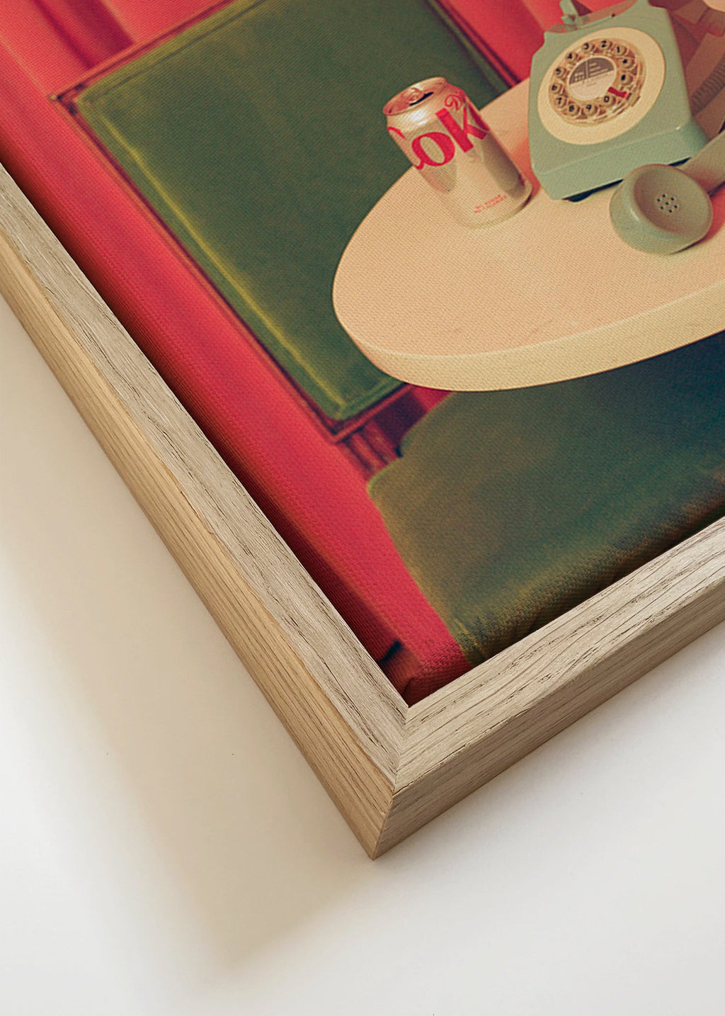 Cuadro vintage con teléfono retro sobre mesa – Canvas detail