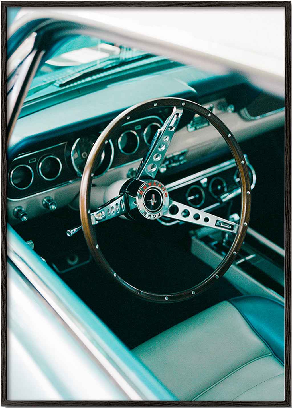 Cuadro vintage con volante clásico en primer plano – Black Frame