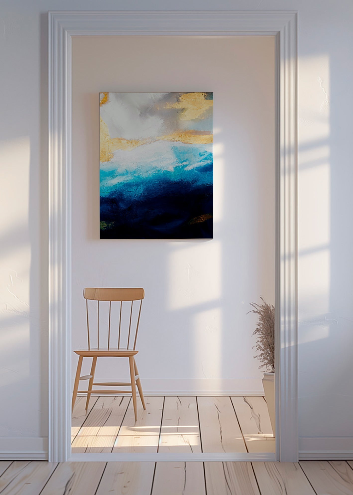 Cuadro abstracto con mar en azul y toques dorados – Canvas