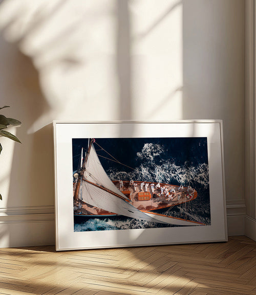 Fotografía aérea de velero en alta mar – Product1
