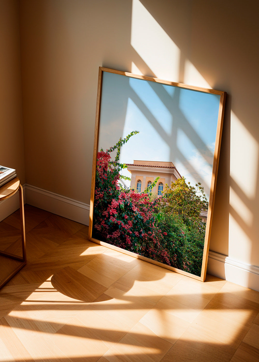 Lámina botánica con fachada y buganvillas – Product3