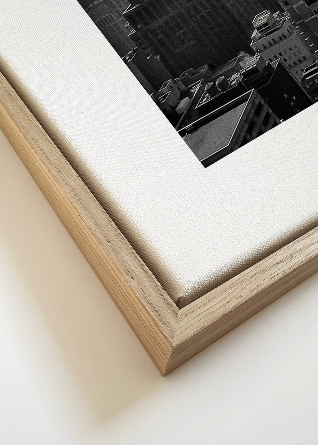 Hazy Gotham - Framed canvas detail