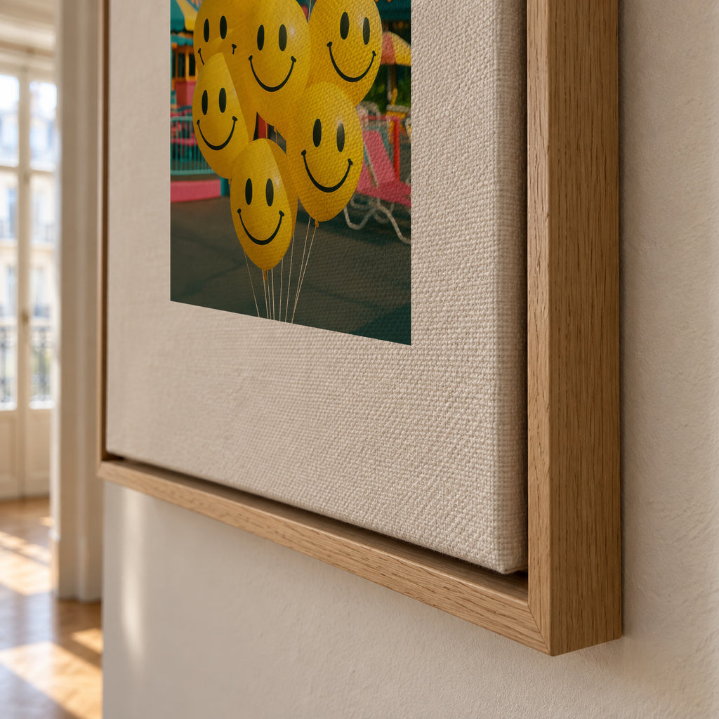 Smile Season - Framed canvas detail