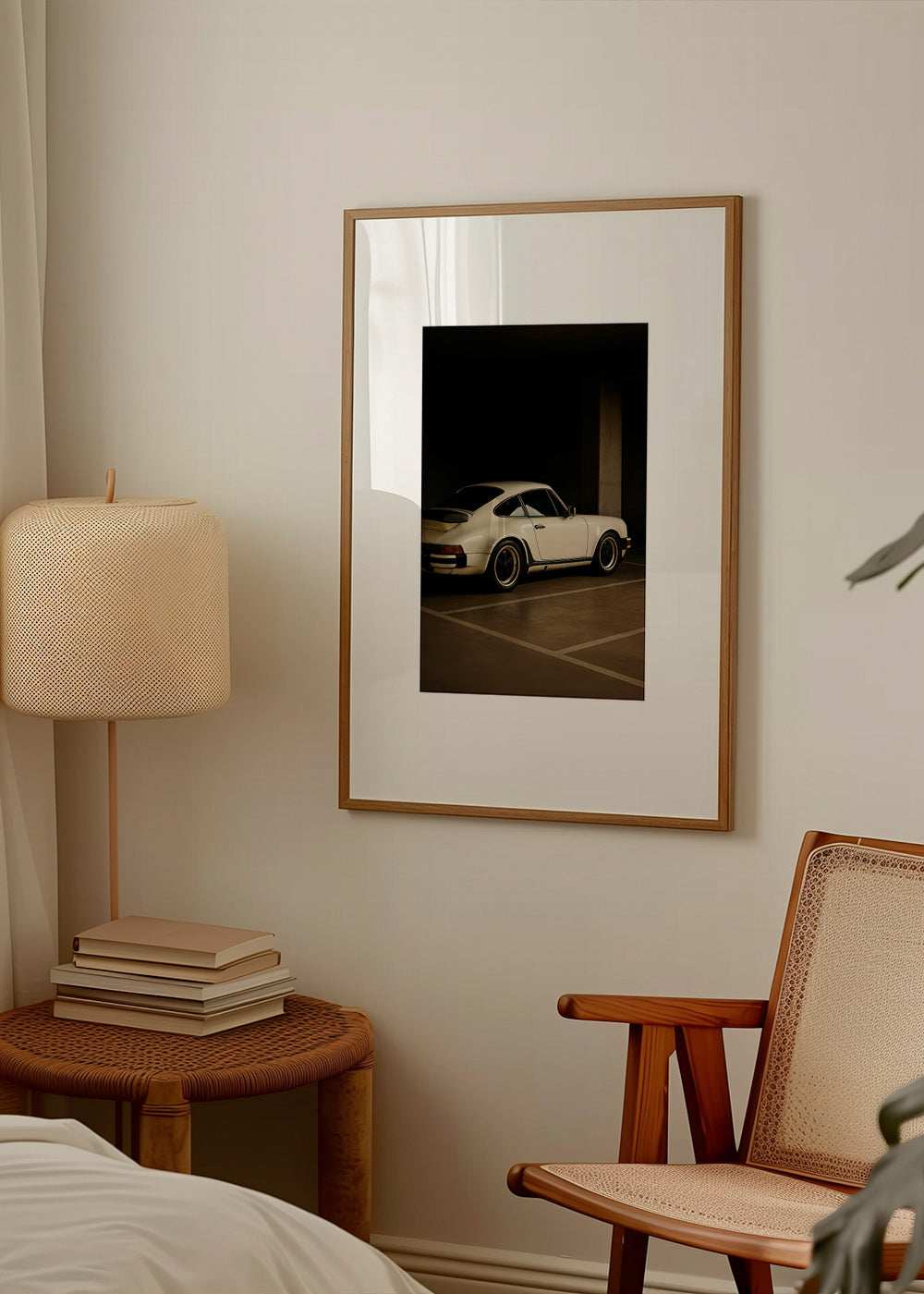 Fotografía de coche clásico en garaje nocturno – Product1