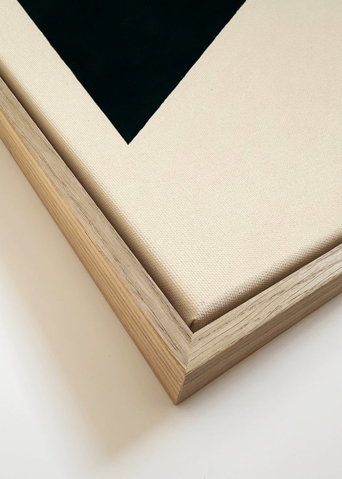 Cuadro minimalista con bandera geométrica – Canvas detail