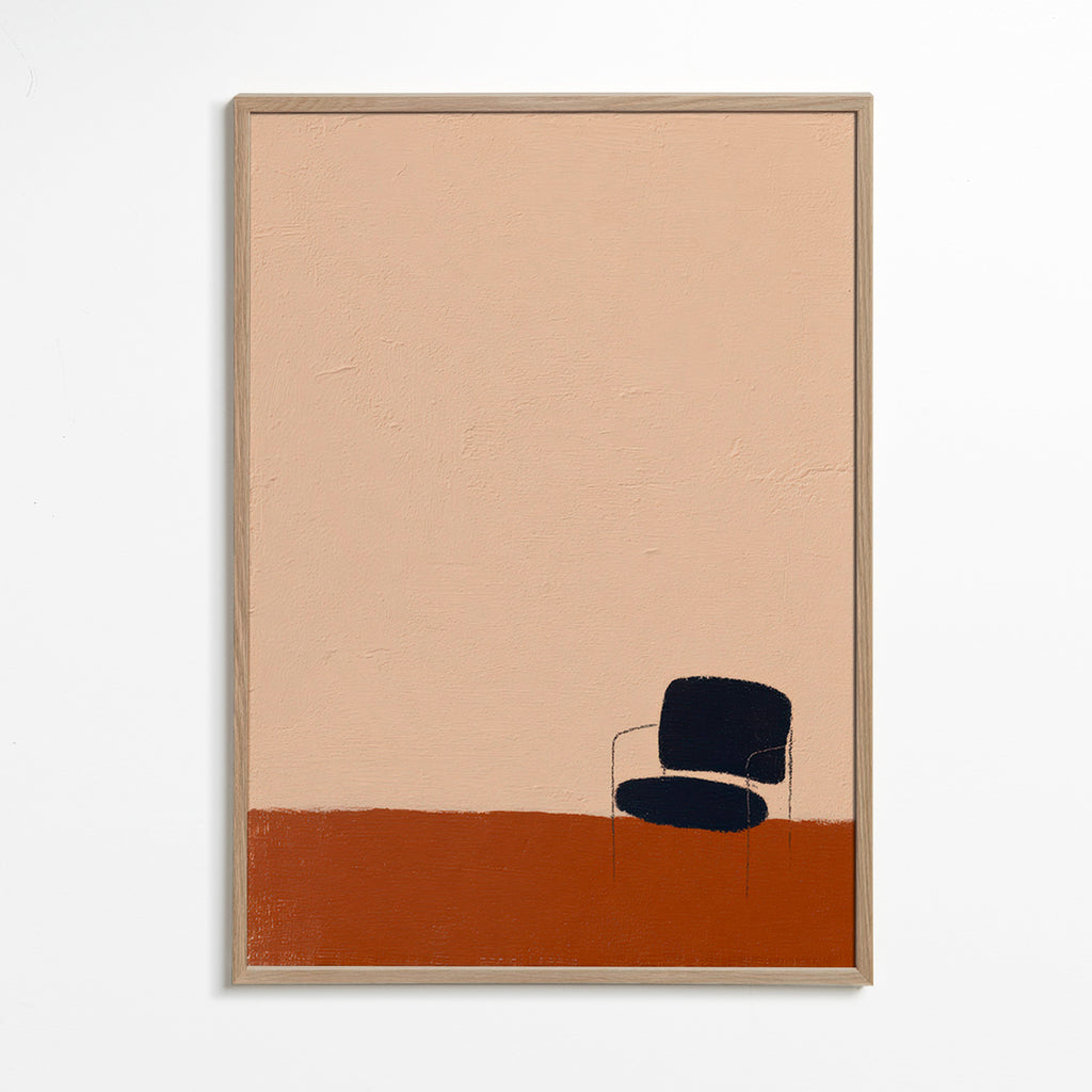 Minimalistisches Bild: Stuhl auf ockerfarbenem Boden