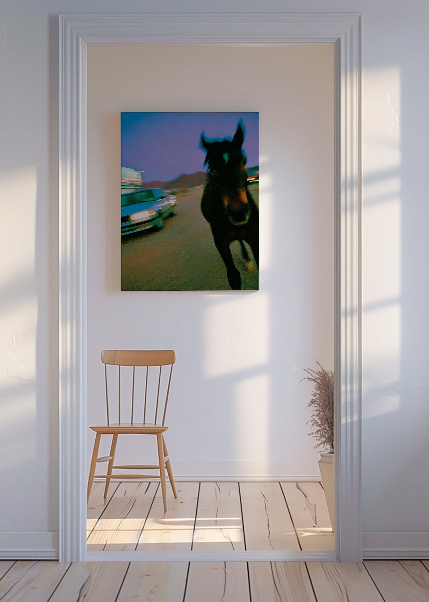 Kunstwerk Pferd in Bewegung bei Dämmerung