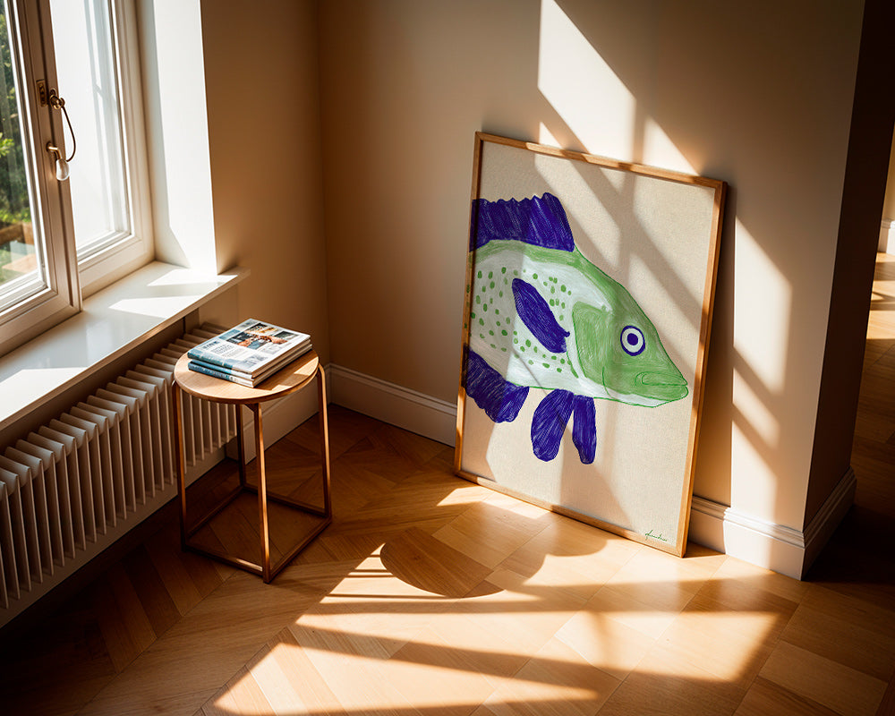Fisch-Illustration mit grünem Körper und blauen Strichen