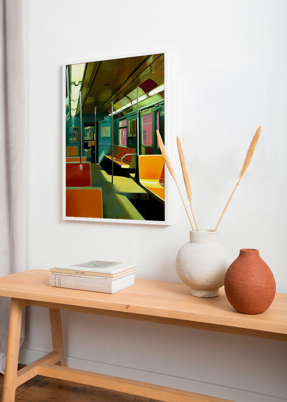 Reisposter: leer U-Bahn-Wagen im warmen Licht