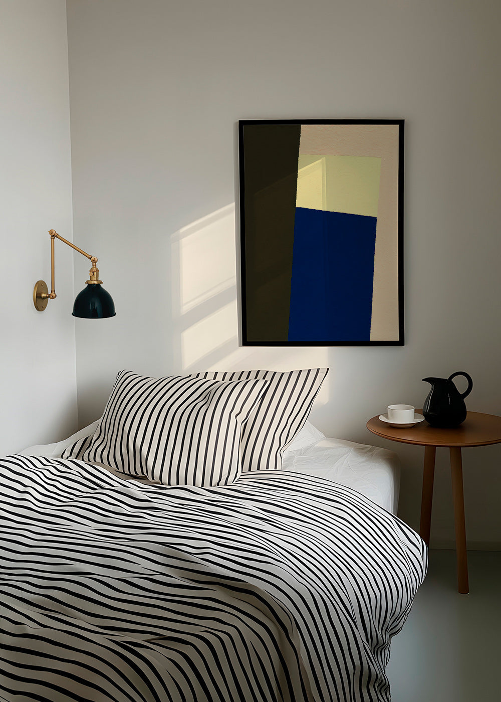 Geometrisches Bild mit blauem vertikalem Block