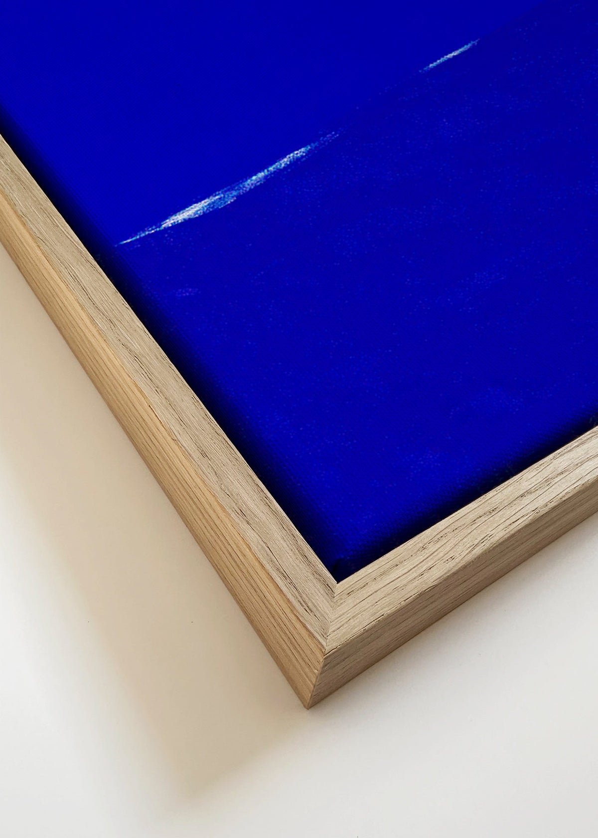 Blaues abstraktes Bild mit feinem Horizont
