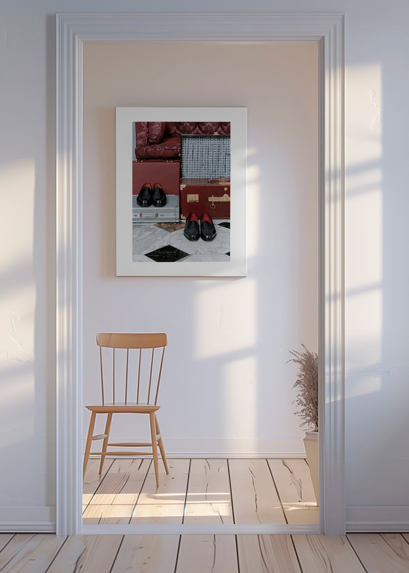 Reisebild mit Vintage-Koffern und polierten Slippern