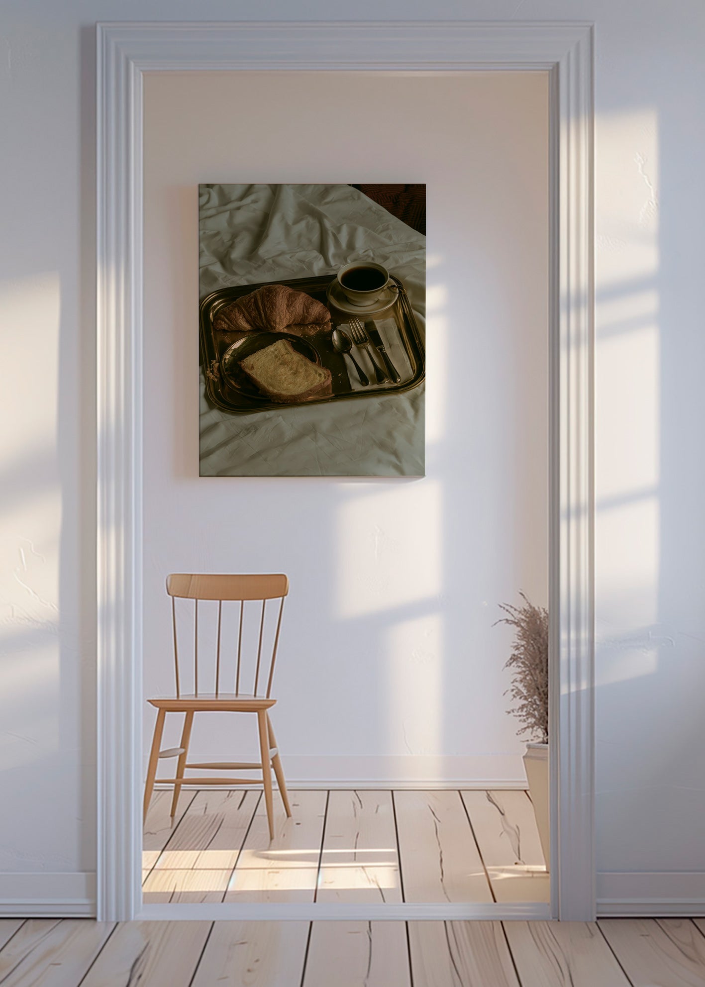 Küchenkunst mit Frühstück auf Tablett