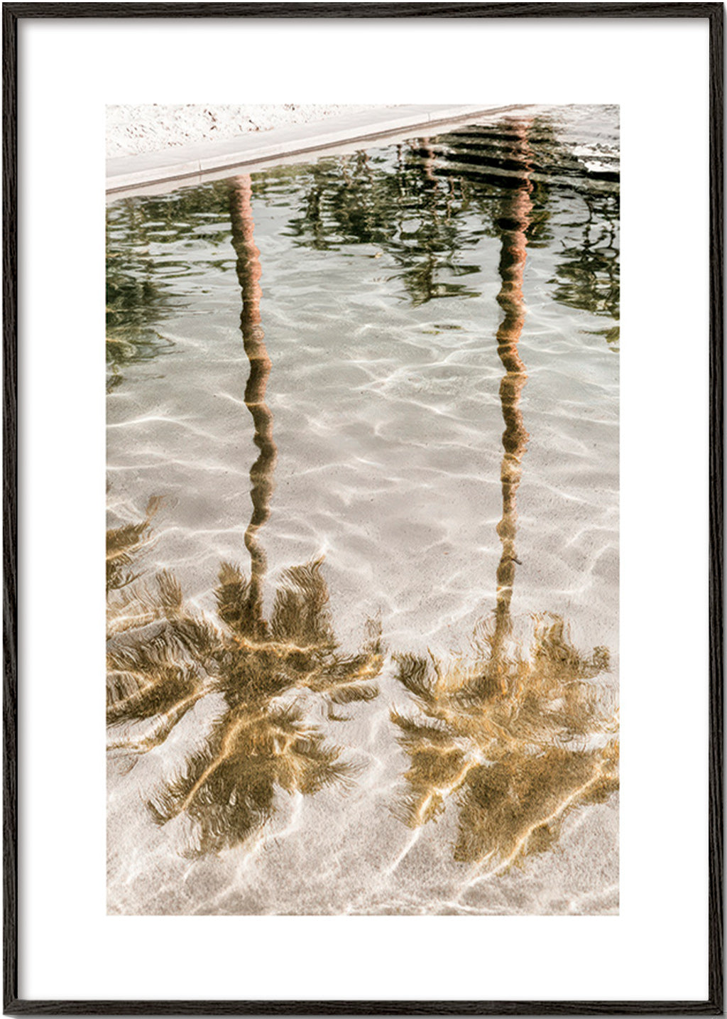 Landschaftskunst mit Palmenreflexionen
